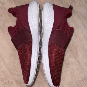 Champion slip on tennis shoes